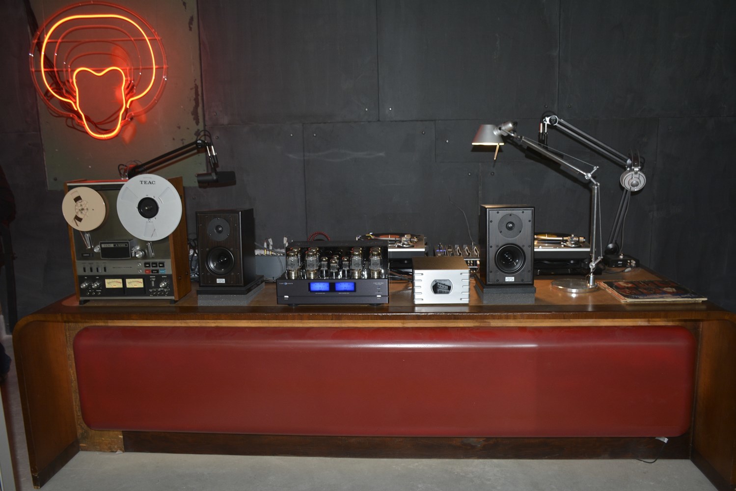 Image of AESOP DJ Booth at 95th/Dan Ryan Station 