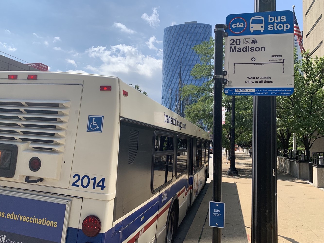 Tactile bus stop sign installed at Madison-Jefferson as part of 2022 pilot.